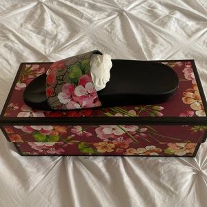 Women Gucci slides